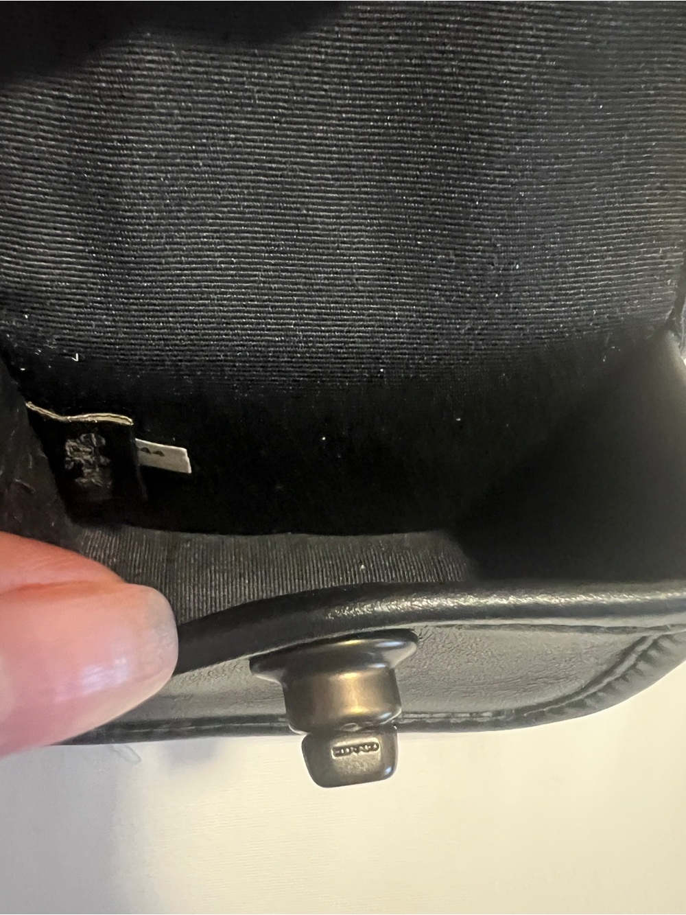 NWT Coach Y2K Rare & Vintage Black Leather Turn-Lock Keychain/Bag Charm/AirPods - Picture 7 of 11